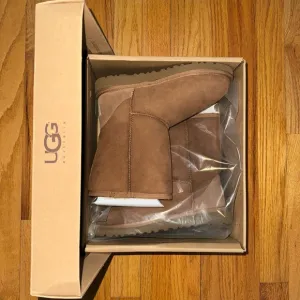 BRAND NEW in Box Kids Classic UGG Boots
