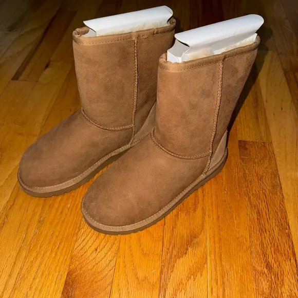 BRAND NEW in Box Kids Classic UGG Boots