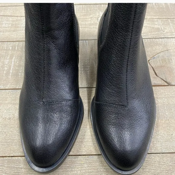 BRAND NEW IN BOX WOMENS LEATHER BOOTS