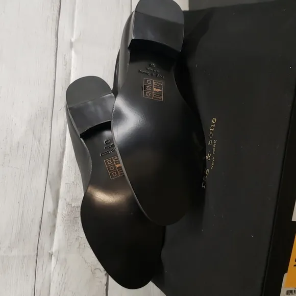 BRAND NEW IN BOX WOMENS LEATHER BOOTS