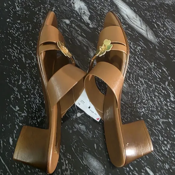 BRAND NEW ITALIAN SHOEMAKERS  FLORAL WOMEN'S DESIGN SANDALS