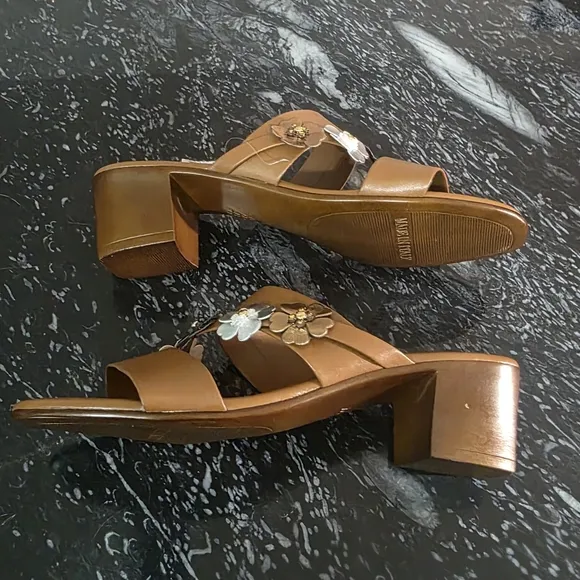 BRAND NEW ITALIAN SHOEMAKERS  FLORAL WOMEN'S DESIGN SANDALS