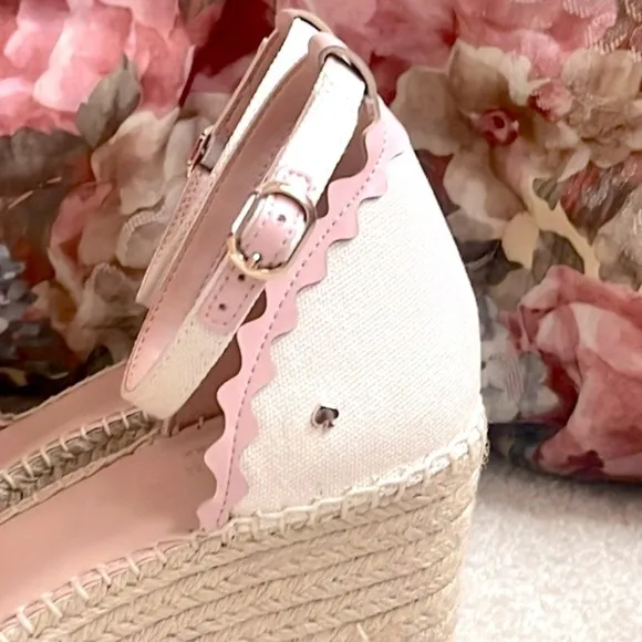 Brand New Kate Spade Cream Canvas Espadrille Wedge Heels Scalloped Leather Trim