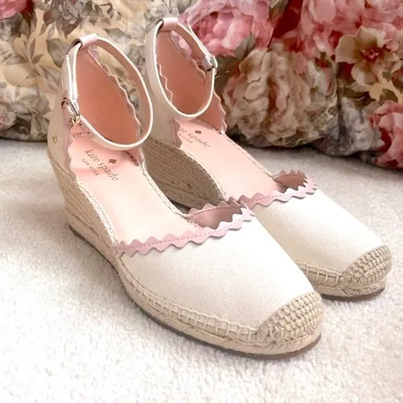 Brand New Kate Spade Cream Canvas Espadrille Wedge Heels Scalloped Leather Trim