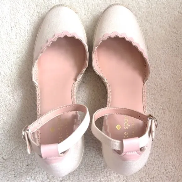 Brand New Kate Spade Cream Canvas Espadrille Wedge Heels Scalloped Leather Trim