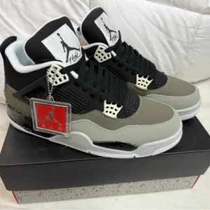 Brand new never worn Retro 4 Sneakers - Black, Gray, and White