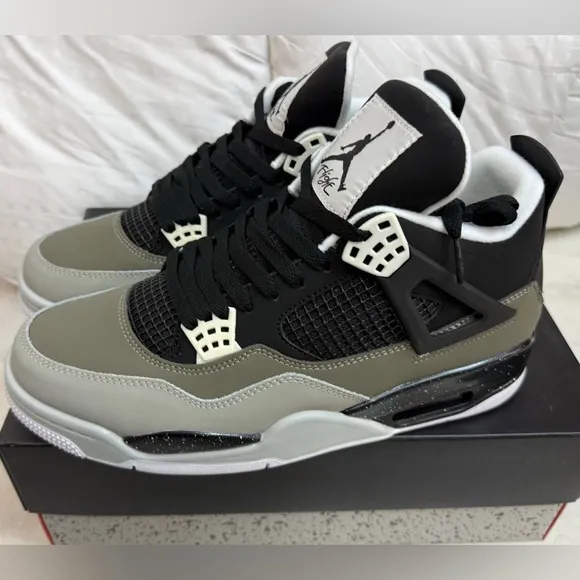 Brand new never worn Retro 4 Sneakers - Black, Gray, and White