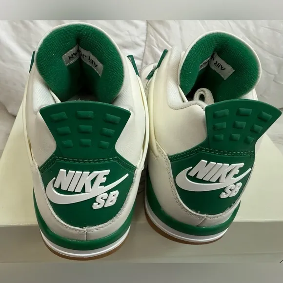 Brand new Never worn Retro White and‎ Green Sneakers