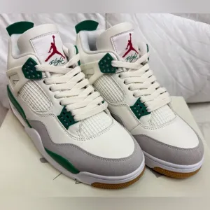 Brand new Never worn Retro White and‎ Green Sneakers