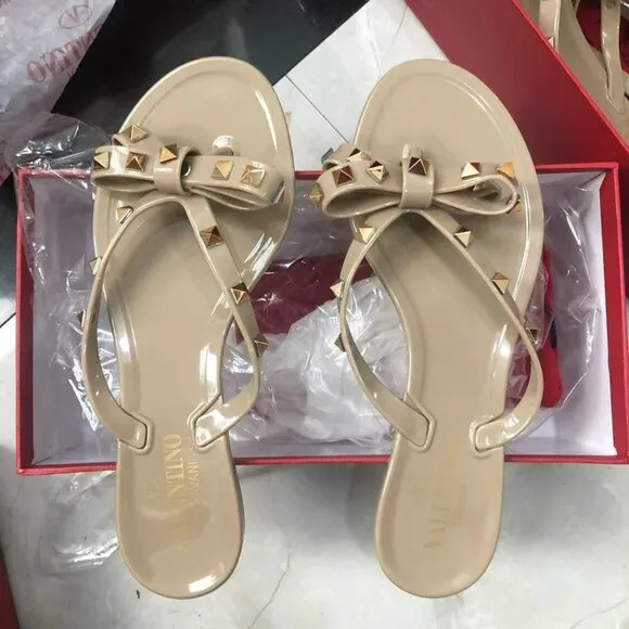 Brand New✨✨✨Valentino Rockstud PVC Flat Thong Sandals