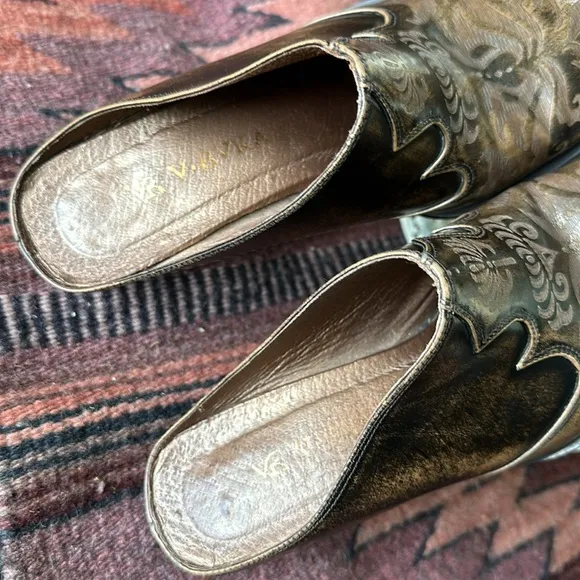 Brown bronze Leather Western slip on Mule boots size 6