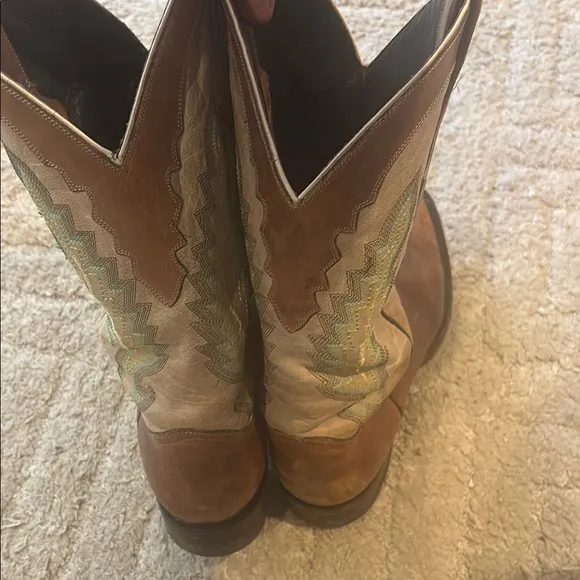 Brown Leather Western Boots with Square Toe and Classic Stitching