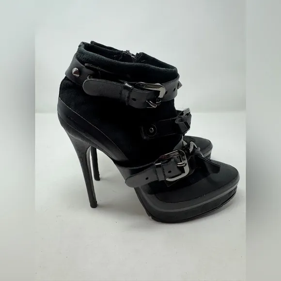 Burberry Moto Buckle Boots 39