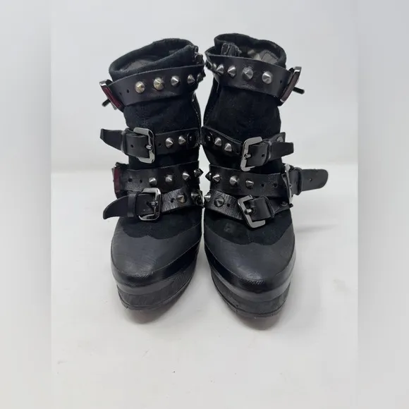 Burberry Moto Buckle Boots 39