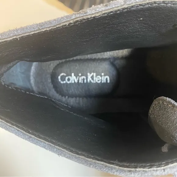 Calvin Klein Blue Suede Chukka Boots Men’s Size 9