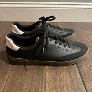 Calvin Klein Men's Romal Low Top Sneakers Black 12 NWOT