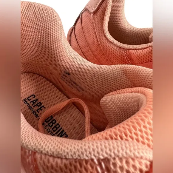 Cape Robin Downshifter Peach Weight Blubble Lace Up Fashion Sneaker