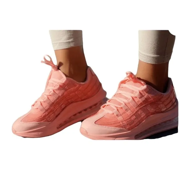 Cape Robin Downshifter Peach Weight Blubble Lace Up Fashion Sneaker