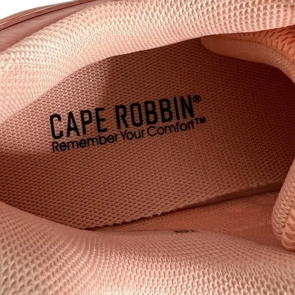 Cape Robin Downshifter Peach Weight Blubble Lace Up Fashion Sneaker