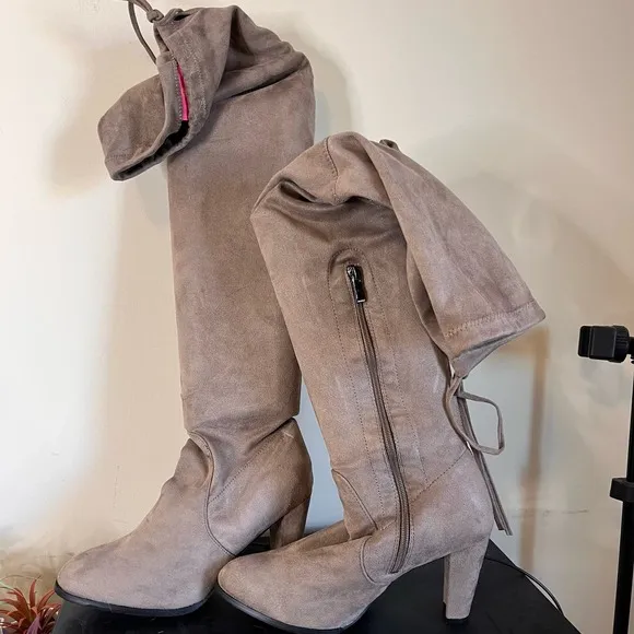 Catherine Malandrino Over the Knee Tan Suede Heeled‎ Boots Size 8.5