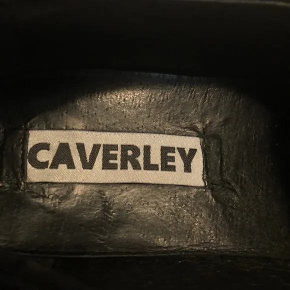 CAVERLEY  Anthropology Women's Black Patent Leather Lug Sole Loafers Size 39 (9)