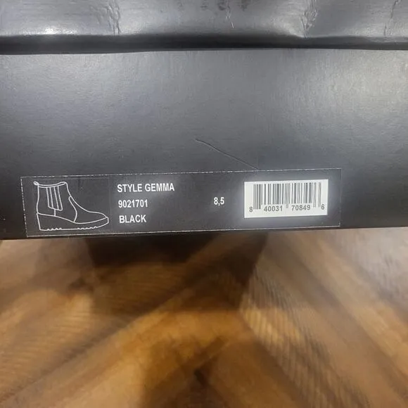CECELIA NEW YORK Gemma Suede Boots in Black Suede Size 8.5
