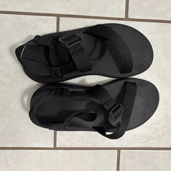 Chaco Men's Black Classic Hiking Athletic Sandals Size 9