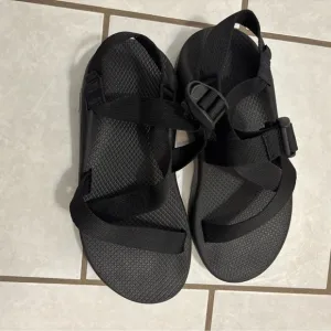 Chaco Men's Black Classic Hiking Athletic Sandals Size 9
