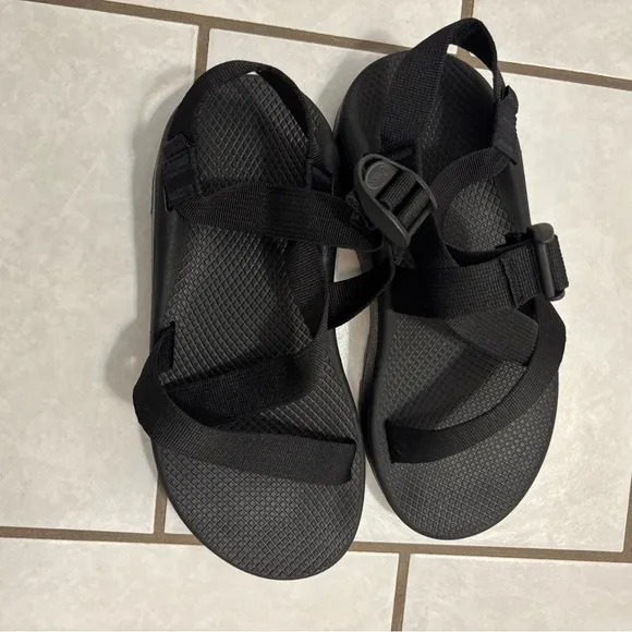 Chaco Men's Black Classic Hiking Athletic Sandals Size 9
