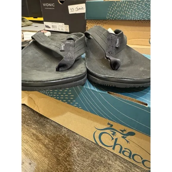 Chaco Men's Classic Leather Flip Thong Sandals Black Noir Size 10 New Gorpcore