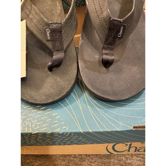 Chaco Men's Classic Leather Flip Thong Sandals Black Noir Size 10 New Gorpcore