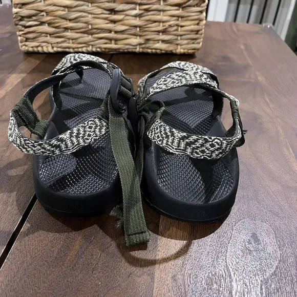Chaco Mens Size 12 Z/2 Classic Sandal Tan Cream EUC Outdoor Hiking‎ Kayak Sandal