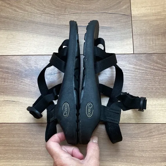 Chaco Somid Black Z/2 Classic Sandals. Size 7