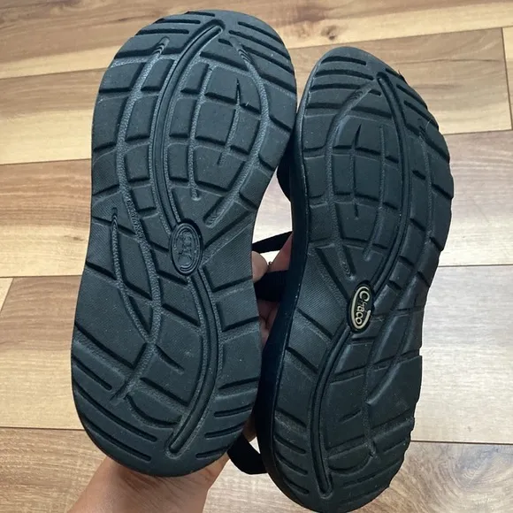 Chaco Somid Black Z/2 Classic Sandals. Size 7