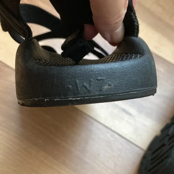 Chaco Somid Black Z/2 Classic Sandals. Size 7