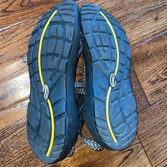 CHACO Women’s ZX2 Classic Sandals Size W8