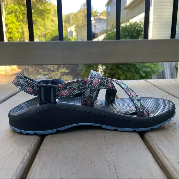 Chaco Z2 Classic Sandals Green, Blue Pink Geometric Pattern Size 8