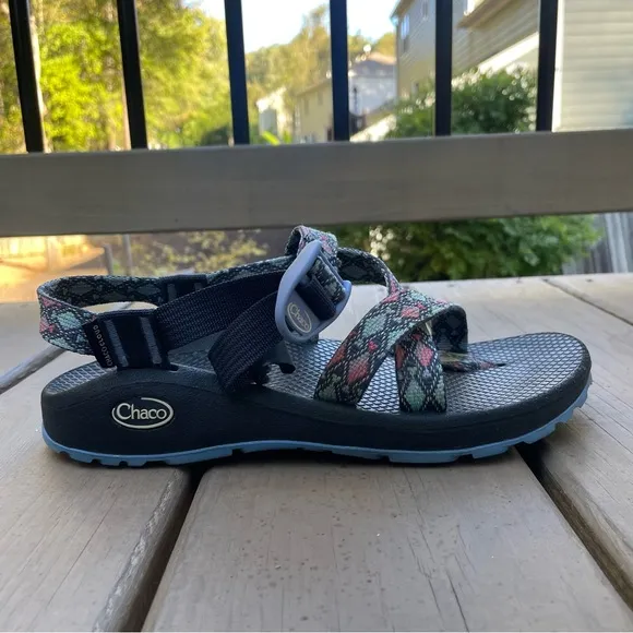 Chaco Z2 Classic Sandals Green, Blue Pink Geometric Pattern Size 8