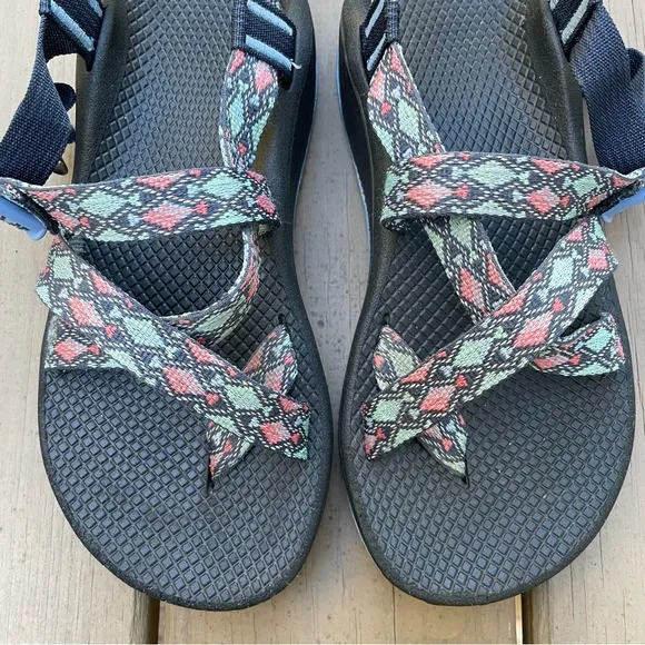Chaco Z2 Classic Sandals Green, Blue Pink Geometric Pattern Size 8