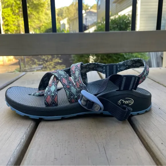 Chaco Z2 Classic Sandals Green, Blue Pink Geometric Pattern Size 8