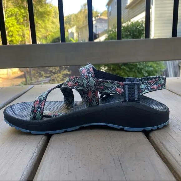 Chaco Z2 Classic Sandals Green, Blue Pink Geometric Pattern Size 8