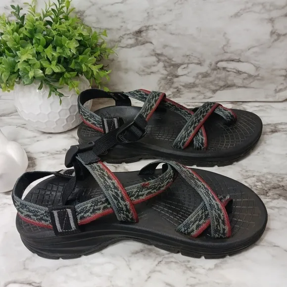 CHACO Zvolv Classic Strappy Open Toe Hiking Outdoor Sandal Black Men's 8