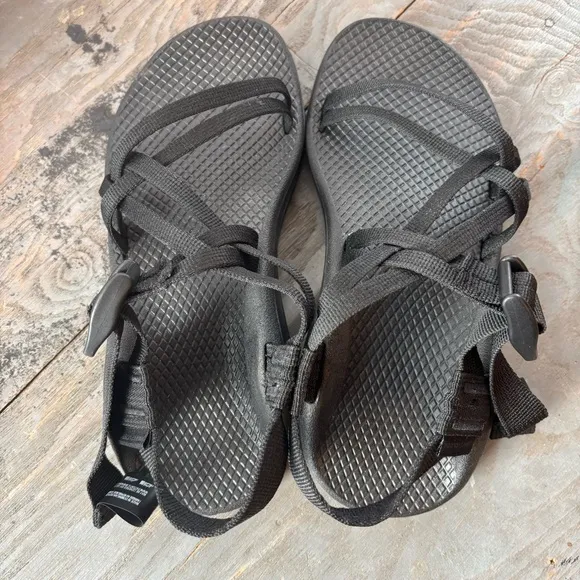 Chaco ZX/2 classic black sandals LIKE NEW | size 6