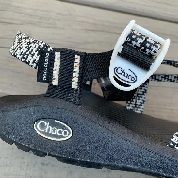 Chaco ZX/2 Classic Boost Black sandals size 9