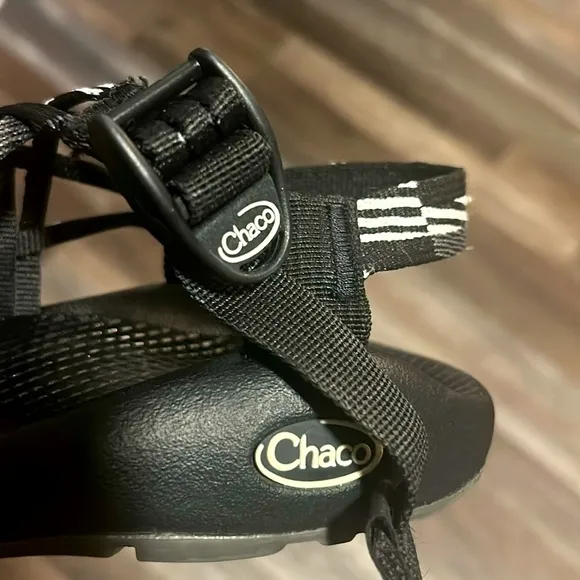 Chaco ZX3 Classic Scatter Black White Sport Sandals 7