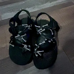 Chaco ZX3 Classic Scatter Black White Sport Sandals 7