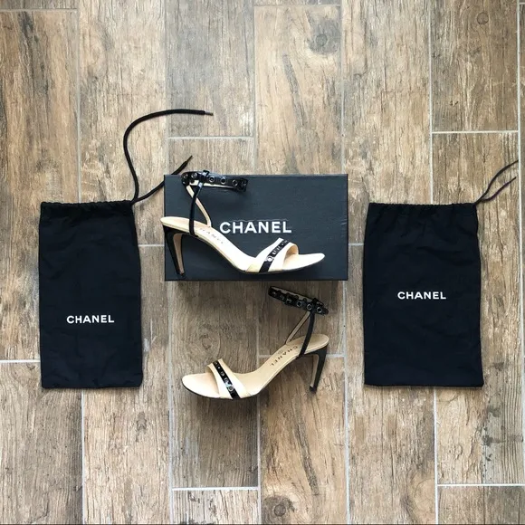 CHANEL Sandals