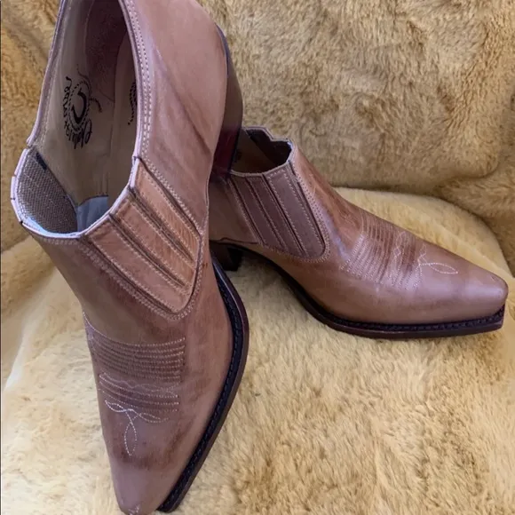 Charlie 1 Horse Western Vogue Boutique Size 6.5
