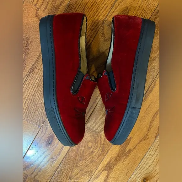 Charlotte Olympia Red Velvet Kitten Sneakers Cool Cat Size 36.5 6.5 NWOT New
