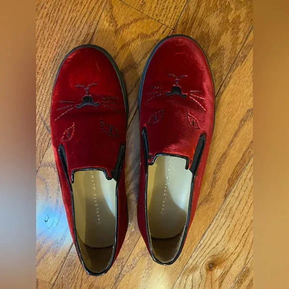 Charlotte Olympia Red Velvet Kitten Sneakers Cool Cat Size 36.5 6.5 NWOT New